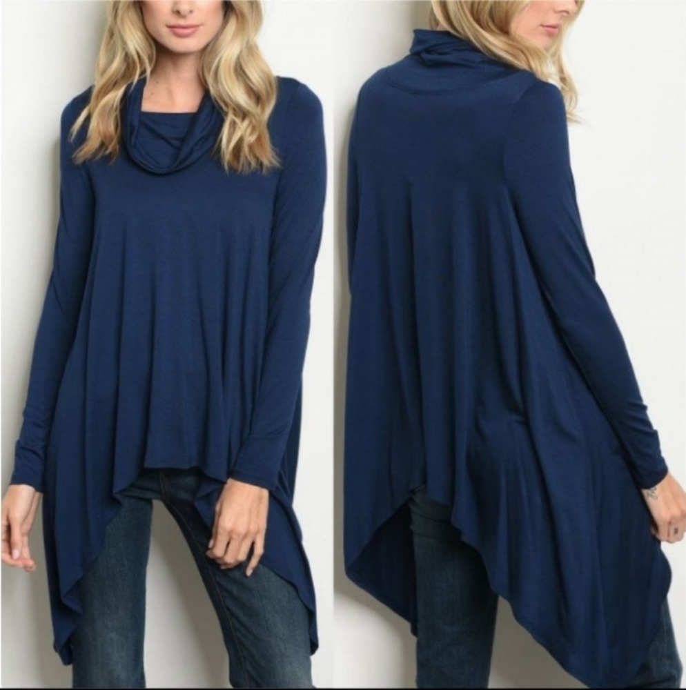 VaVa by Joy Han Navy Blue Tunic Top